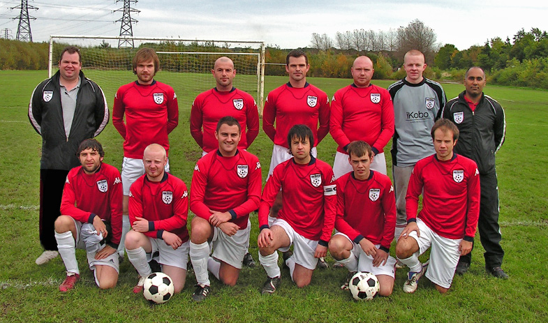 Sassco.co.uk pictured before the game. Standing (from left to right) are Brian Watson (Team Secretary), Chris Dixon, Simon Mulvaney, David Graham, Mark Muers, David Simpson and Davinder Sangha (Manager). In front (from left to right) are Steve Stubbs, Andy Swinhoe, Michael Pearson, Dave Gourlay, Mark Cresswell and Tim Gillespie. 